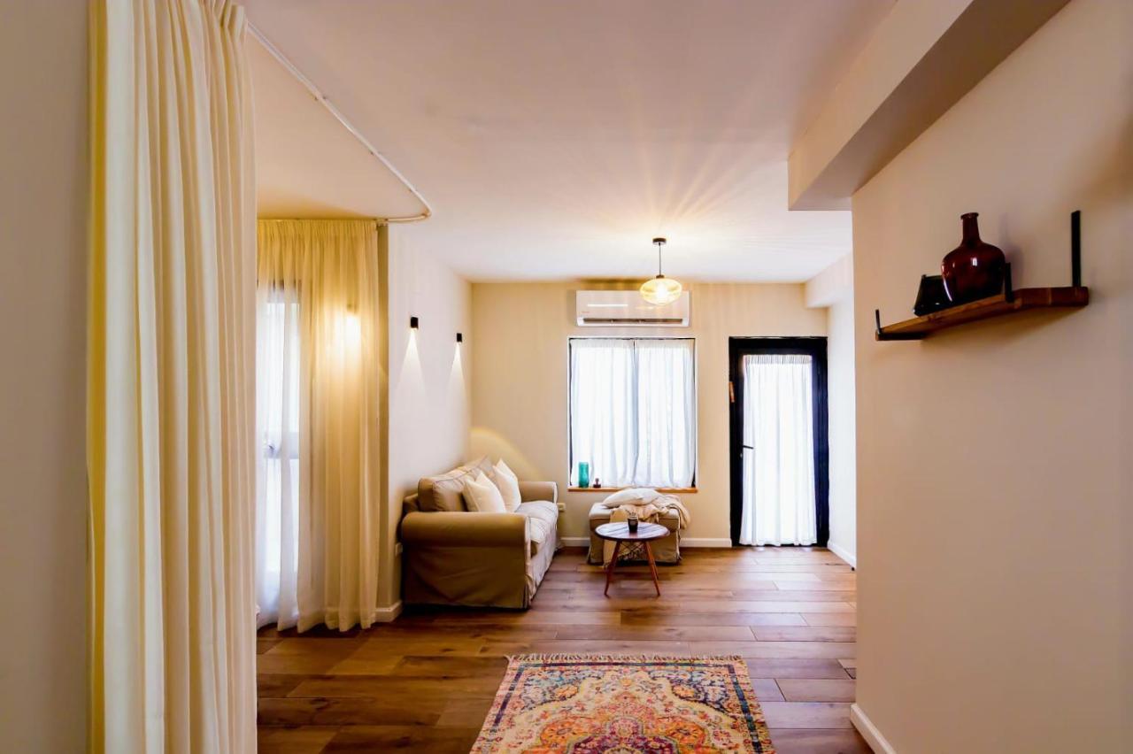 Jabotinsky 37 Bed & Breakfast Zikhron Ya'akov Exterior photo
