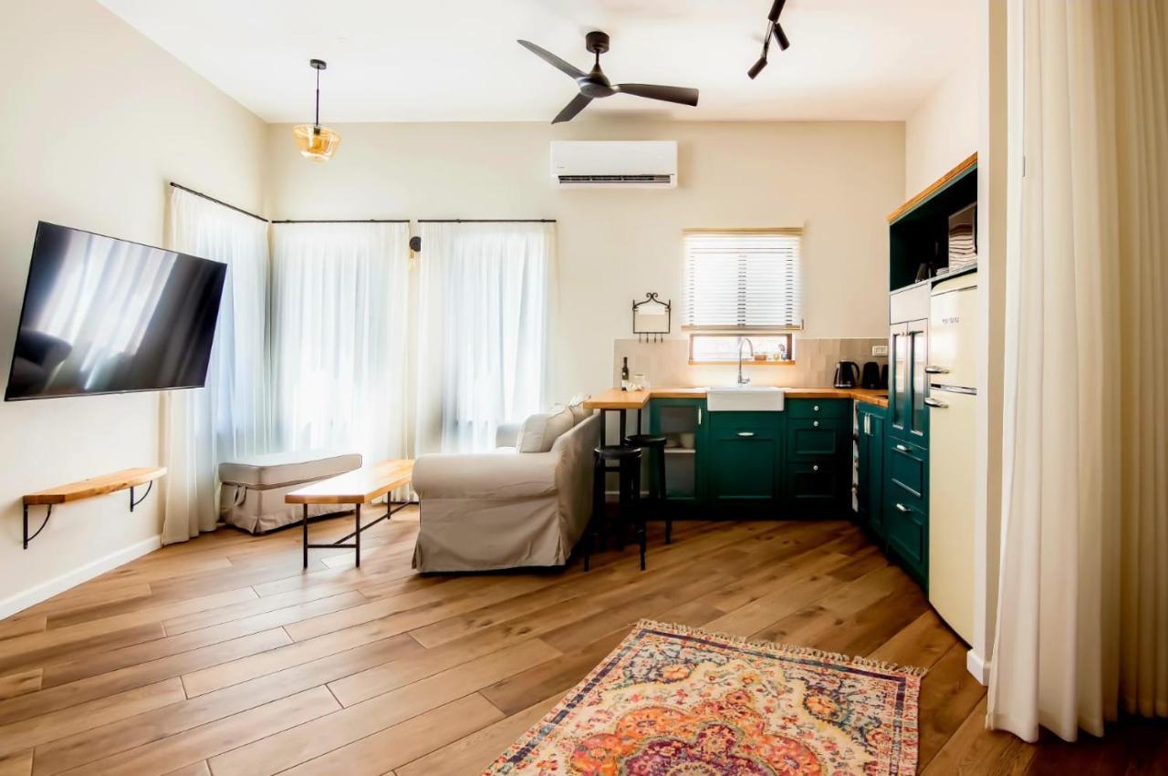 Jabotinsky 37 Bed & Breakfast Zikhron Ya'akov Exterior photo