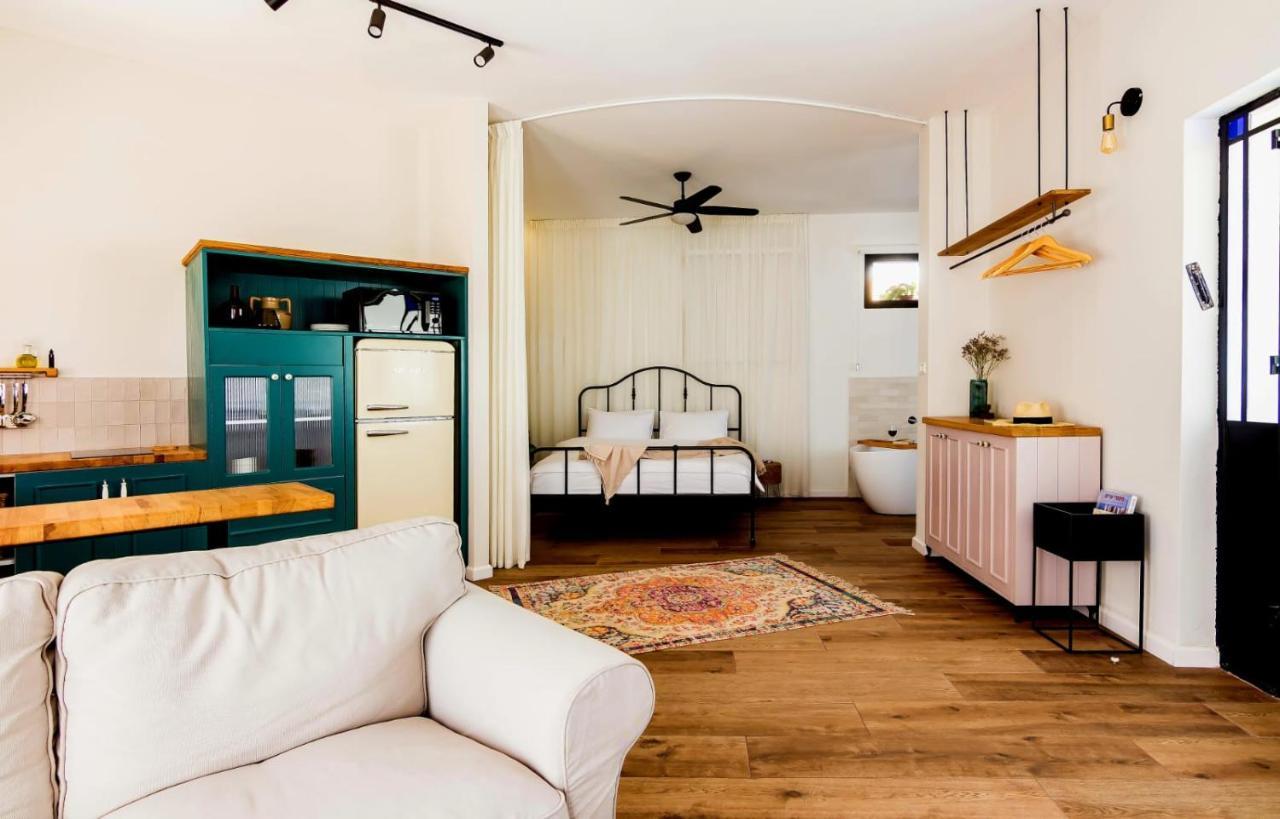 Jabotinsky 37 Bed & Breakfast Zikhron Ya'akov Exterior photo